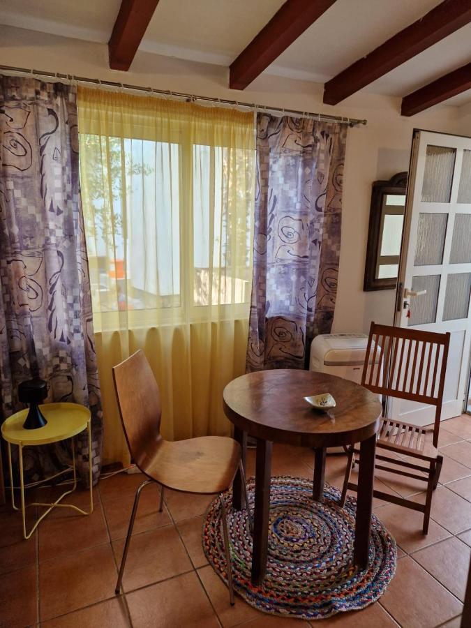 Olive Tree Apartments Ровин Екстериор снимка