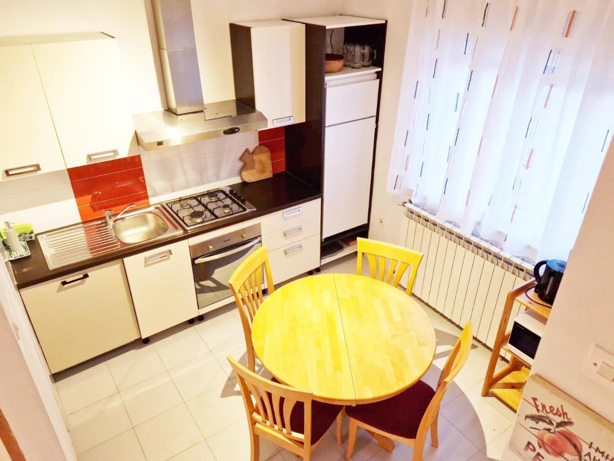 Olive Tree Apartments Ровин Екстериор снимка