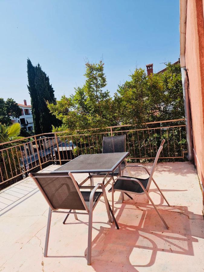 Olive Tree Apartments Ровин Екстериор снимка